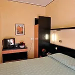 Mon Toc Hotel 2*