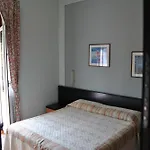 Hotel Mon Toc 2*
