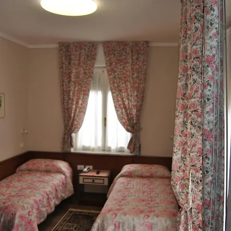 Mon Toc Hotel 2*