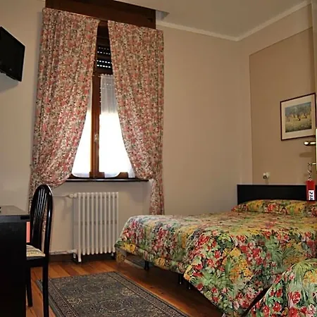 Hotel Mon Toc 2*