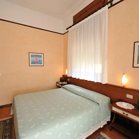 Mon Toc Hotel 2*
