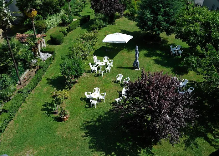 Отель Mon Toc 2*