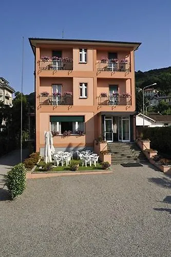 Mon Toc Отель Стреза