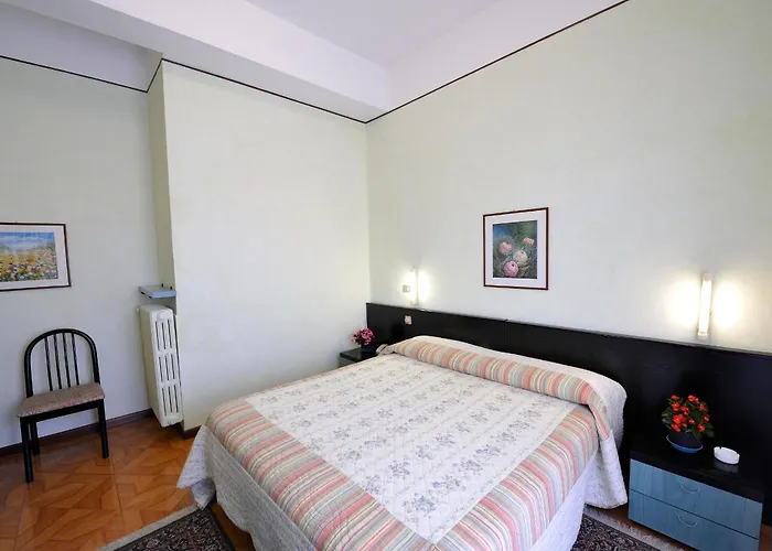 Отель Mon Toc 2*