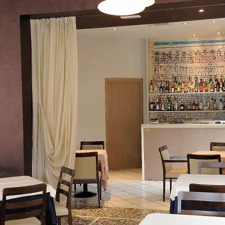 Mon Toc Hotel 2*